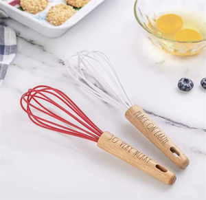 Vente en gros de KIGA-172 WELLFLYER <span class=keywords><strong>mini</strong></span> <span class=keywords><strong>fouet</strong></span> à oeufs en <span class=keywords><strong>silicone</strong></span> avec manche en bois, outil de <span class=keywords><strong>cuisine</strong></span> durable pour la pâtisserie et la <span class=keywords><strong>cuisine</strong></span> - Product Image 2