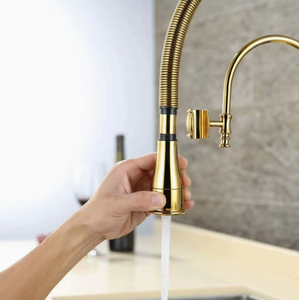 Fregadero de Cocina Europeo de Titanio Dorado, Grifo Giratorio con Doble Salida de Agua y Rociador de Agua Fría y Caliente - Product Image 4
