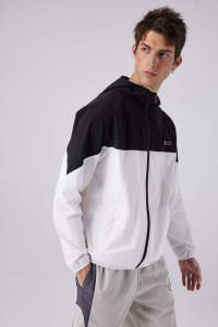 Minimalist Domain-Veste à capuche rayée noire et blanche - Product Image 4