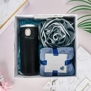 Ensemble de cadeaux de mariage personnalisés en gros, <span class=keywords><strong>pas</strong></span> chers, avec cadeau artisanal, logo imprimé, cadeau d'anniversaire, tasse à café, serviette, ensemble de bain - Product Image 4