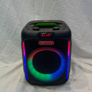 Altavoz Portátil Profesional de Plástico con Luz RGB de 6.5 Pulgadas para <span class=keywords><strong>Karaoke</strong></span> en Casa y Fiestas al Aire Libre - Product Image 2
