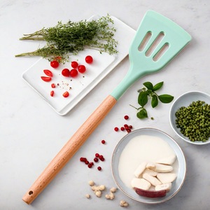 Wooden-handled Silicone Frying Spatula Non-stick Heat-resistant Kitchen Utensil For Stir-frying <b>Baking</b> Cooking Steak - Product Image 4