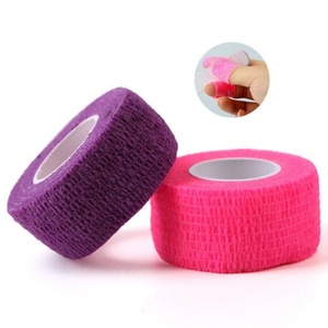 Bande adhésive cohésive élastique non tissée de 2,5 cm, flexible, pour dissolvant de vernis à ongles, mini ruban coloré, fournitures pour nail art - Product Image 1