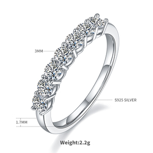 Bague de mariage de luxe en argent S925 plaqué platine avec moissanite ronde taille brillant de qualité 70 D sertie griffe – Collection Seven Star - Product Image 1