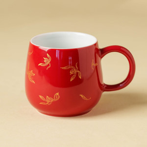 Taza de Cerámica Roja de la Ciudad Prohibida con Patrón de Orquídeas Doradas, Estilo Moderno Minimalista, Taza de Café con Estampado en Caliente, Taza de Té, Regalo - Product Image 4