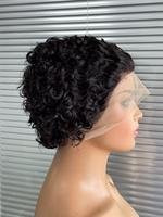 Perruque Pixie Cut en promotion usine, perruque courte bouclée 13x4 en cheveux humains, perruque Lace Front brésilienne naturelle bouclée et volumineuse pour femmes noires