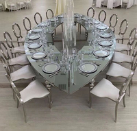 Table de salle à manger moderne de luxe en acier inoxydable doré, demi-lune, 8 personnes, surface en marbre, mobilier d'hôtel, utilisation extérieure dans les parcs