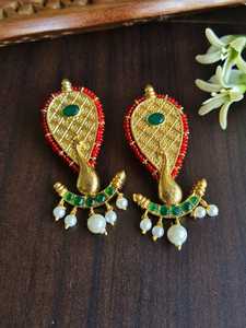 Los últimos pendientes de piedras preciosas Rojas estilo pájaro hechos a mano chapados en oro para mujer, diseño personalizado ligero, ropa de boda hecha a medida - Product Image 6