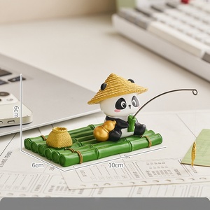 Soporte para Teléfono con Diseño de Panda Adorable, Resina Pintada a Mano, Estilo Chino Jianghu, Balsa de Bambú, Panda Pescador, Soporte de Escritorio para Teléfono Móvil, Oficina - Product Image 2