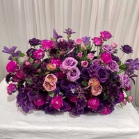 Centro de mesa para boda con rosas mixtas moradas y rojas ML