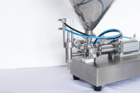 Machine de remplissage pneumatique verticale et horizontale de haute précision pour sauce tomate et vinaigrette à tête unique