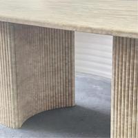 Table à manger en travertin naturel personnalisable, 6-8 places, base cannelée, table à manger ovale en pierre, OEM/ODM pour hôtel, villa, maison