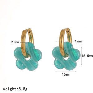 Pendientes de aro de acero inoxidable con flores coloridas Li Quan para mujer, pendientes pequeños chapados en oro, estilo moderno para ir al trabajo - Product Image 4