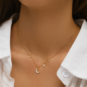 Collar de Mujer CANNER Chapado en Oro de 18K con Plata de Ley 925, Estrella, Luna, Diamante y Circonita Cúbica - Product Image 3