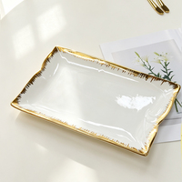 Assiette rectangulaire en céramique et porcelaine avec bord doré, plat de service pour steak, banquet d'hôtel, cadeaux d'affaires, dessert, bord ondulé
