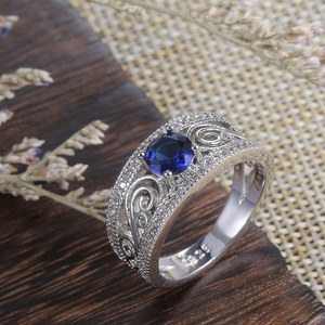 Elegante Anello Traforato con Zircone Blu per Donna, Gioiello da Cerimonia - Product Image 4
