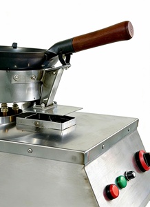 Robot de cuisine intelligent commercial entièrement automatique pour la cuisson et la préparation de plats sautés, type Wok, avec fonction de mélange manuel simulé, idéal pour la préparation de riz frit - Product Image 4