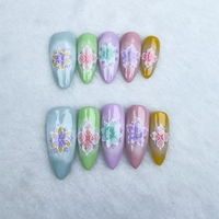 100% uñas artificiales hechas a mano Flor de color en forma de almendra uñas portátiles hechas a mano reutilizables de alta calidad