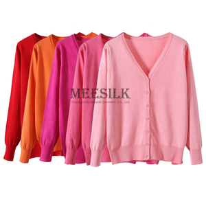 Autunno inverno <span class=keywords><strong>Cardigan</strong></span> donna maglioni donna con bottone <span class=keywords><strong>nero</strong></span> bianco maglione scollo a V manica lunga donna <span class=keywords><strong>Cardigan</strong></span> lavorato a maglia sottile - Product Image 4