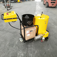 Machine industrielle de scellement des fissures routières avec serpentin chauffant uniforme pour la préparation du scellant par les équipes de pose