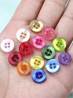 Vêtements en gros Polyester Perle Ondulation de l'Eau Bord Large Coloré Clair 4 Yeux Boutons en Résine