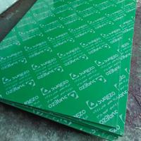 Spécifications complètes, contreplaqué durable de première qualité, moderne, résistant à l'eau, recouvert de polypropylène, film plastique vert