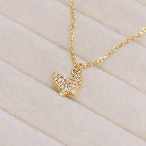 Collier Papillon en Zircon Blanc : Liberté, Romantisme et Éléments Romantiques – Bijoux Raffinés pour Jeunes - Product Image 3