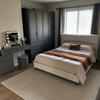 Ensemble de chambre à coucher moderne en gros, mobilier de chambre cinq pièces, table de chevet, armoire Shaker, armoire miroir pour appartements et villas