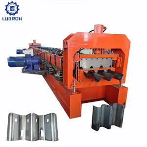 Özelleştirilmiş galvanizli çelik Metal yol güvenliği çarpma bariyeri otoban korkuluğu rulo şekillendirme makinesi otoban korkuluğu makinesi - Product Image 2