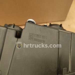 Передняя левая фара HOWO Sitrak 811W25101-6001 для Sinotruk HOWO Sitrak C5h/C7h/C9h Запчасти для кабины грузовика - Product Image 3