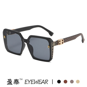 Lunettes de soleil carrées surdimensionnées de marque B pour femmes, protection UV400, monture en plastique et métal, couleur rose - Product Image 5