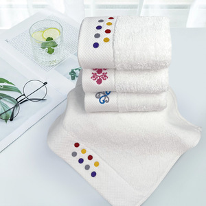 ผ้าเช็ดหน้าผ้าฝ้ายแท้ 30x30 ซม. ทรงสี่เหลี่ยมหนาพิเศษ ปักลายแพลตตินั่ม เนื้อผ้านุ่มละมุนผิว เหมาะสำหรับใช้ในโรงแรม - Product Image 1