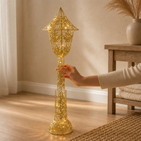 Lanterne rectangulaire dorée à motif ajouré pour l'Aïd du Ramadan, lampe sur pied à piles AA, lumière LED chaude, petite, très vendue