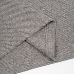 T-shirt a Maniche Lunghe da Uomo in Stile Old Money, Collo Tondo, Vestibilità Slim, Colore Grigio Chiaro - Product Image 5