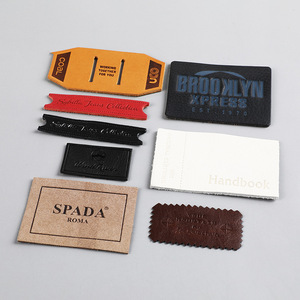 Tem nhãn da PU thân thiện với môi trường, khắc nổi <span class=keywords><strong>3D</strong></span>, logo riêng tùy chỉnh năm <span class=keywords><strong>2025</strong></span>, dùng cho túi xách, quần jean và quần áo - Product Image 4