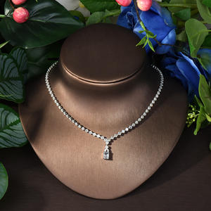 طقم مجوهرات يومي عصري قلادة وأقراط من الكريستال والزركونيا المكعب الفرنسي لتزيين حفلات الزفاف والعرائس للنساء S-91 - Product Image 4