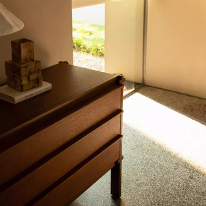 <span class=keywords><strong>Commode</strong></span> rétro moderne à trois tiroirs en chêne massif Armoire de rangement <span class=keywords><strong>vintage</strong></span> de style américain pour <span class=keywords><strong>chambre</strong></span> à coucher salon multi-usages - Product Image 4