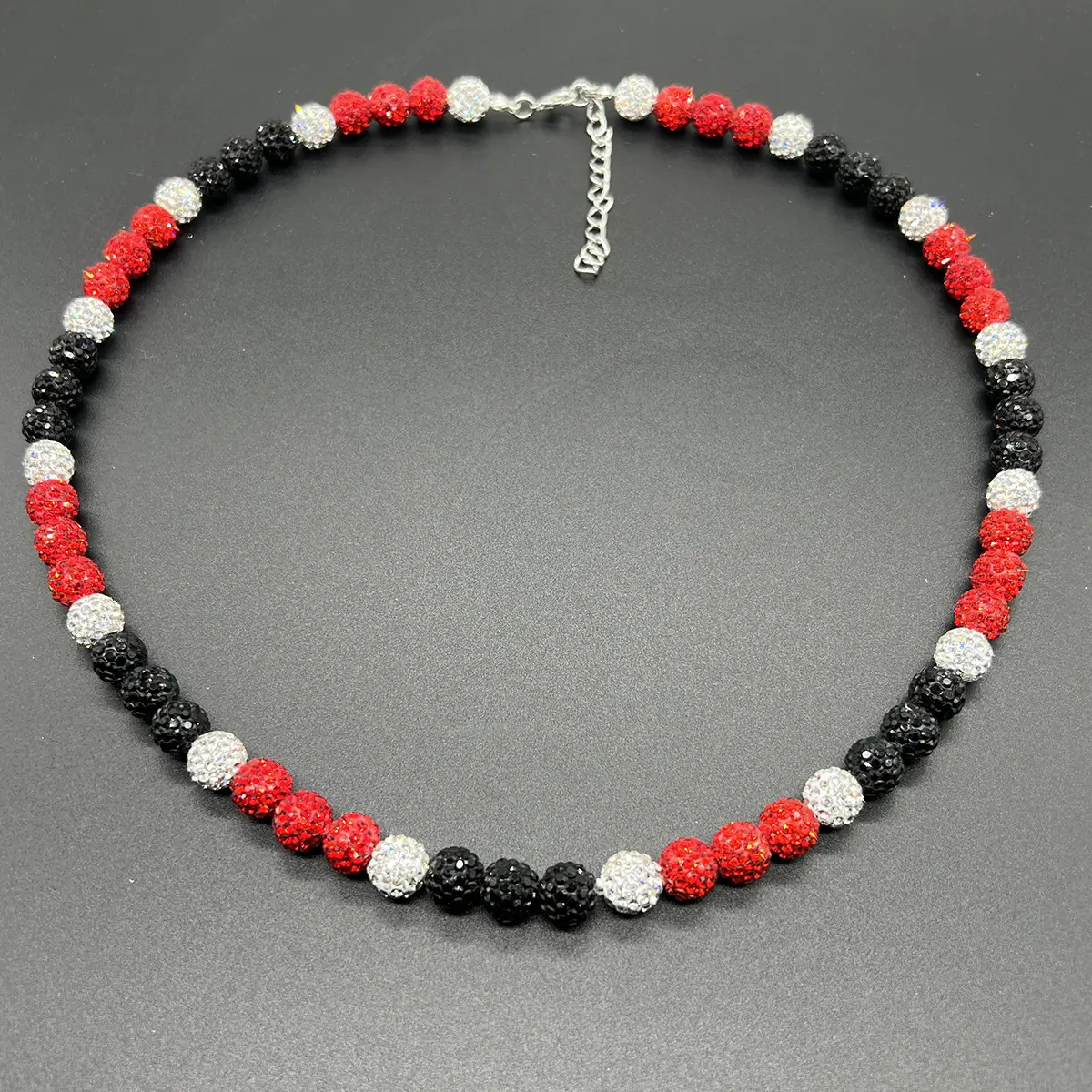 Individueller Großhandel niedrige MoQ Strass Baseball-ähnliche Perlen-Halskette Discoball-Halsketten für Baseball-Team-Liebhaber