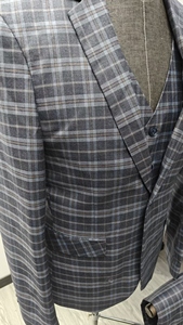 <span class=keywords><strong>Costume</strong></span> 3 pièces de luxe en tissu TR pour <span class=keywords><strong>homme</strong></span>, idéal pour les mariages et les occasions professionnelles – <span class=keywords><strong>Veste</strong></span>, gilet et pantalon – Fabrication chinoise - Product Image 3