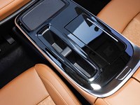 Aion S Plus restylé, édition luxe avec système interactif vocal intelligent pour des trajets urbains fluides