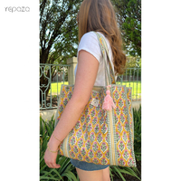 Sac fourre-tout réutilisable de week-end en coton matelassé avec fleurs pour le voyage de nuit pour femmes avec poches et glands