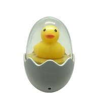 W033 Niedliche Cartoon-Ei-förmige Enten-Sensor-gesteuerte Steckdosen-Nachtlampe mit Kalt- und Warmweiß-LED für Kinderzimmer