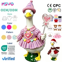 Figurine de cygne féerique OEM ODM avec tenue tricotée violette et baguette magique, décoration de table fantastique pour la maison, cadeau