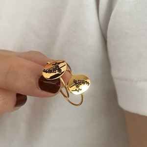 Anillo fino <span class=keywords><strong>de</strong></span> acero inoxidable para mujer, sortija <span class=keywords><strong>de</strong></span> oro sólido <span class=keywords><strong>de</strong></span> 18k con flor <span class=keywords><strong>de</strong></span> nacimiento, sortija <span class=keywords><strong>de</strong></span> joyería <span class=keywords><strong>de</strong></span> regalo para cumpleaños y Día <span class=keywords><strong>de</strong></span> la madre - Product Image 3