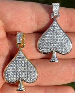 Colgante de Plata de Ley 925 con Moissanita Brillante de Corte Esmerilado y Perla de Agua Dulce, Diseño Personalizado Estilo Hip Hop para Compromiso - Product Image 3