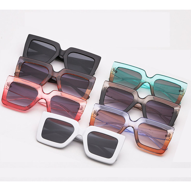 Fashionable Square Sunglasses Customized Logo Brand Designer PC Sunglasses for Women Men