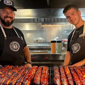 Bocaux à épices de cuisine en plastique sans BPA avec étiquettes, couvercles noirs papillon, bouteilles de rangement rondes pour assaisonnements, couvercles à clapet double face - Product Image 3