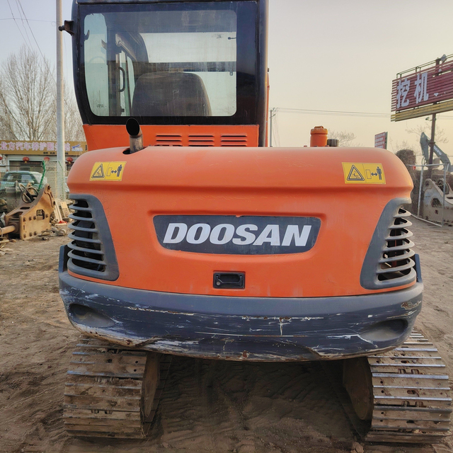 Used Daewoo Doosan DX60 Crawler Excavator 6 Ton Hydraulic 2020 Model Motor