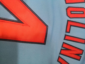 Maglia da Baseball Americana Personalizzata di Alta Qualità con Nome, Numero e Logo Ricamati in Stile Squadra - Product Image 5