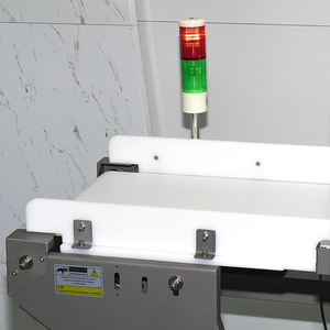 เครื่องตรวจจับโลหะแบบสายพานลำเลียงความแม่นยำสูง รุ่น SA-990 สำหรับโรงงานผลิตเนื้อสัตว์ ขนมหวาน และอาหารพิเศษ - Product Image 3